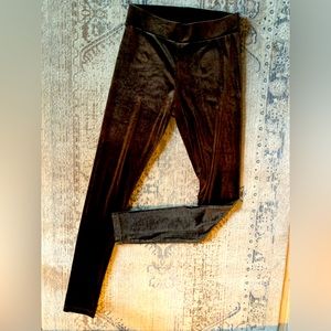 Gorgeous chocolate brown velvet RW&CO leggings - size S
